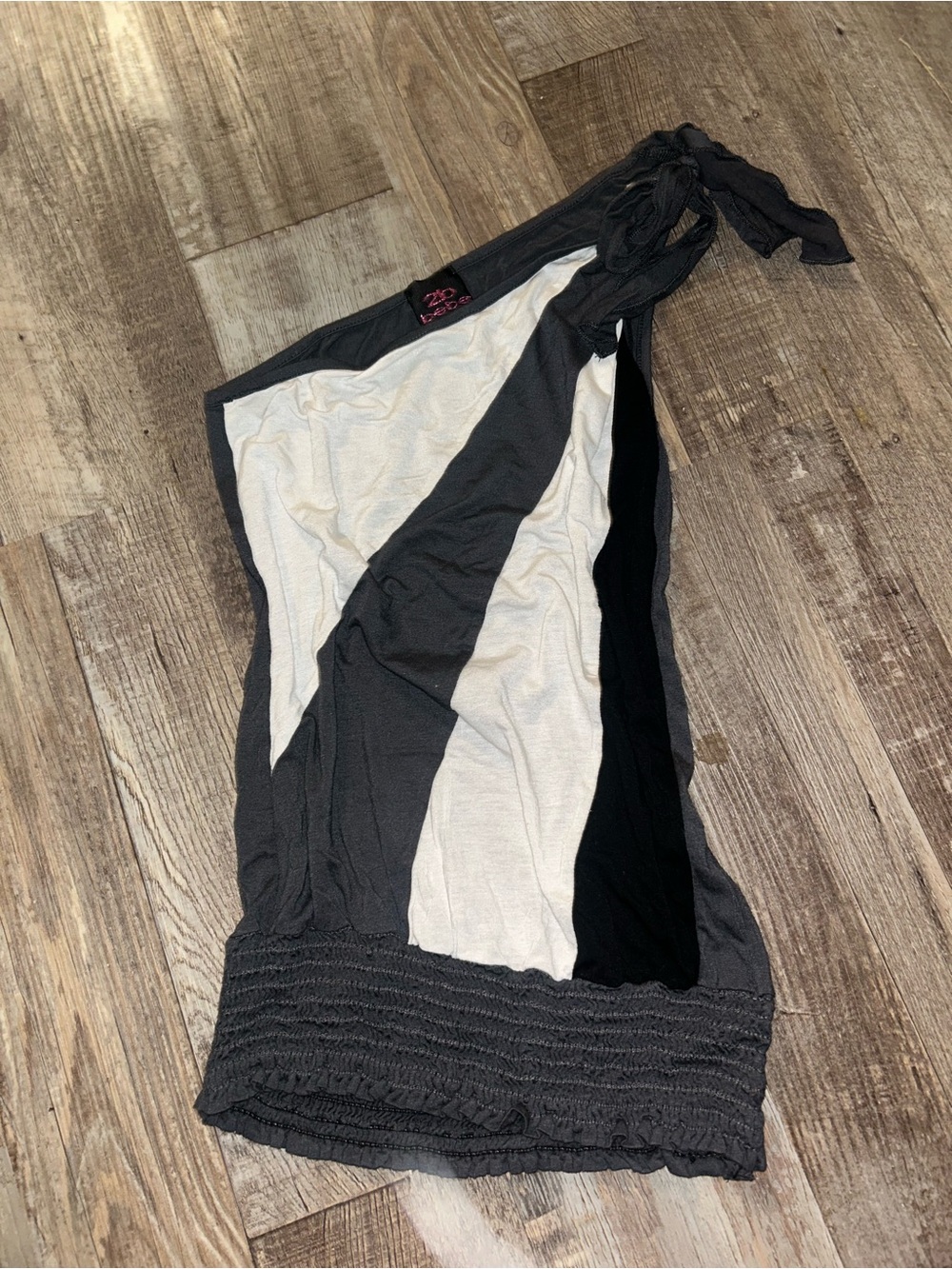 Women’s One-Shoulder Sleepwear Top in Black and Cream